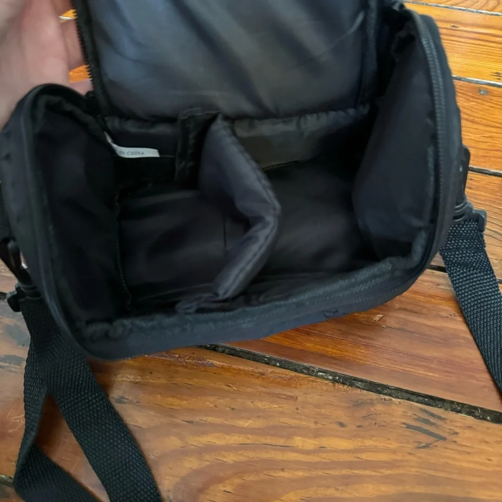 Digpro Compact Fit Design Deluxe Gadget Bag for Cameras/Camcorders Black